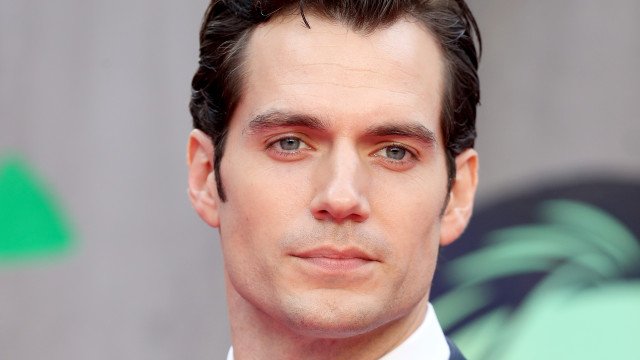 Após deixar ‘The Witcher’, Henry Cavill sai de ‘Superman’; ‘desemprego’ vira meme
