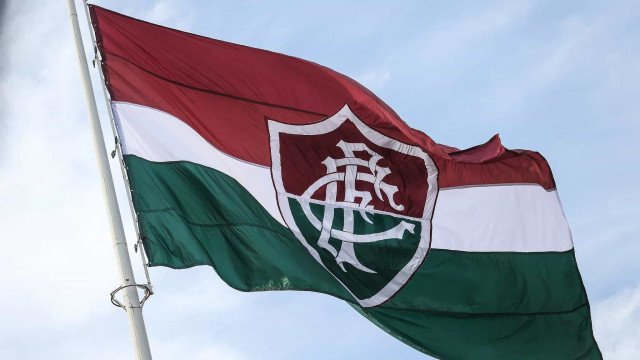 Fluminense renova contrato com o experiente zagueiro Manoel até o fim de 2024