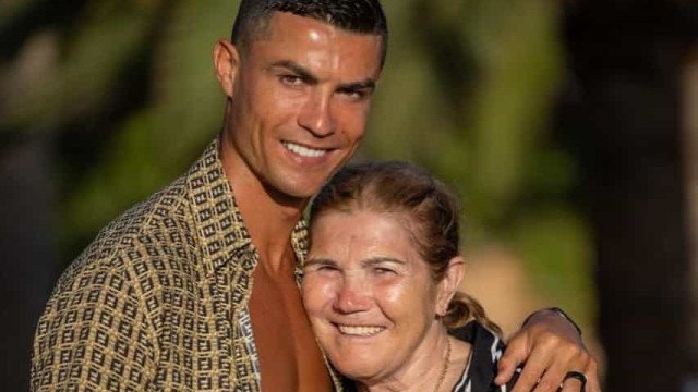Cristiano Ronaldo pede ajuda da mãe após onda de críticas