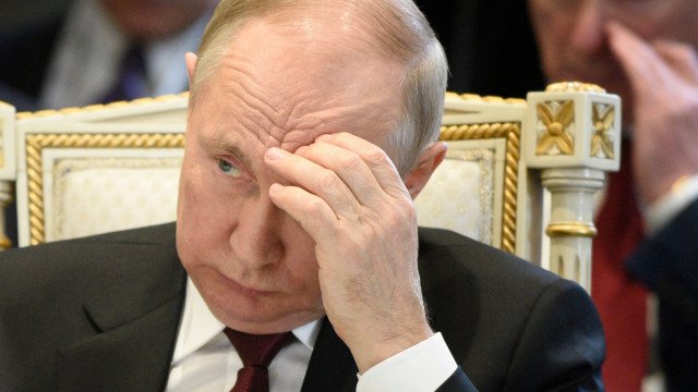 Rússia volta a atacar Kiev em dia de encontro de Putin com ditador da Belarus