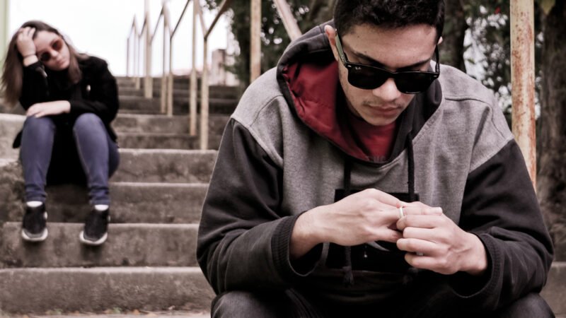 Por qual razão os homens são infiéis com suas namoradas?