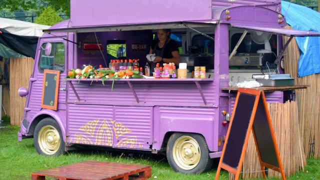 Fim da era dos food trucks expõe desafios da comida de rua em SP