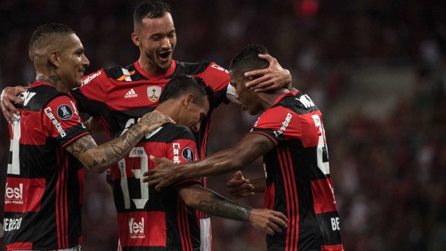 Flamengo ganha apertado do Audax na estreia do Campeonato Carioca com gol de joia