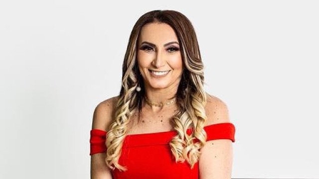 Corpo de Rita de Cássia será velado e enterrado em cidade natal da cantora