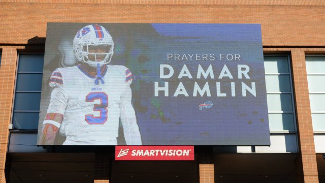 ‘Damar Hamlin apresenta sinais de melhora’, informa comunicado de hospital