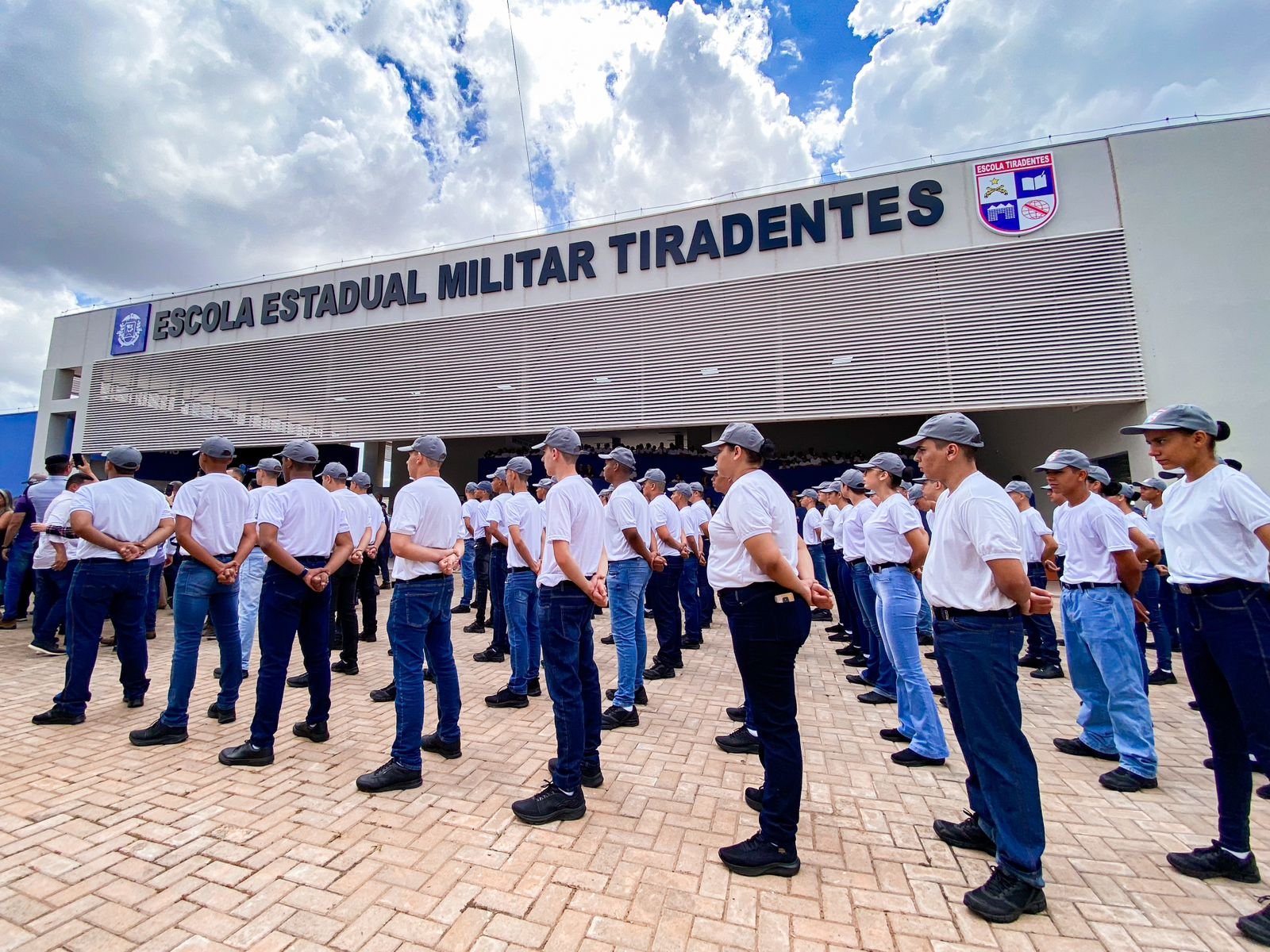 Governador Mauro Mendes entrega duas novas escolas militares em Mato Grosso