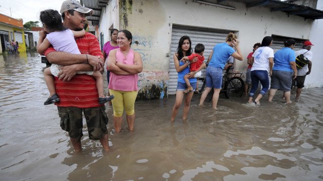 Defesa Civil de SP alerta para que ninguém vá ao litoral norte