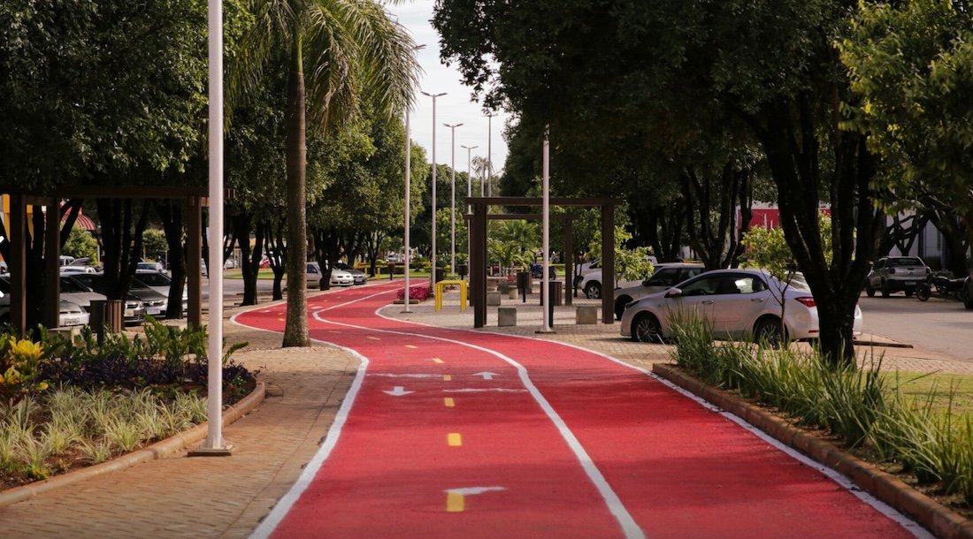 Nova Mutum: inaugurada revitalização de avenidas com ciclovia e iluminação de LED