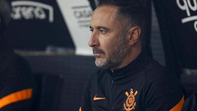 Além de Giuliano, outros jogadores do Corinthians já alfinetaram Vítor Pereira