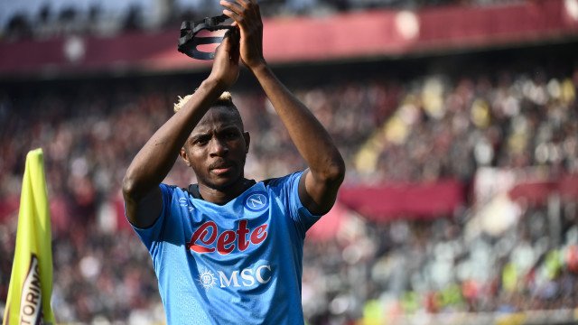 Napoli goleia o Torino e mantém liderança tranquila no Campeonato Italiano