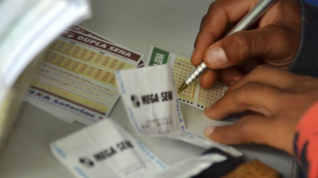 Caixa aumentará preço de apostas de Mega-Sena, Quina e mais 4 jogos, diz federação de loterias