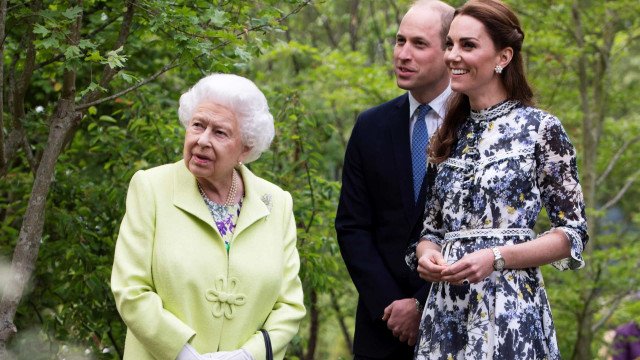 William e Kate Middleton assinalam aniversário da rainha Elizabeth II