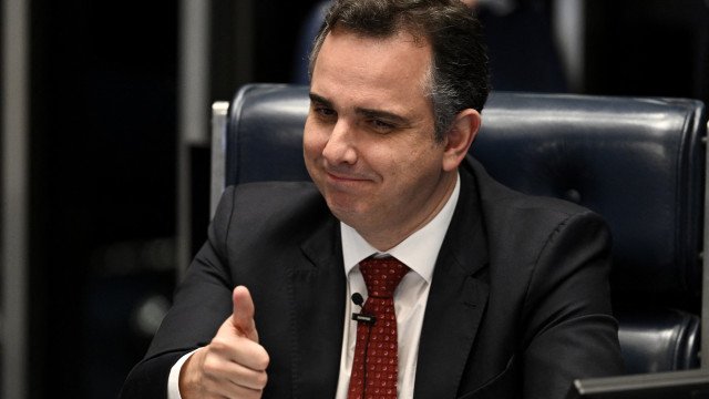 Rodrigo Pacheco volta a se dirigir a Campos Neto em Londres para pedir redução da taxa Selic