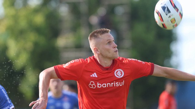 Em bom jogo, Fortaleza e Internacional protagonizam 1º empate no Brasileirão