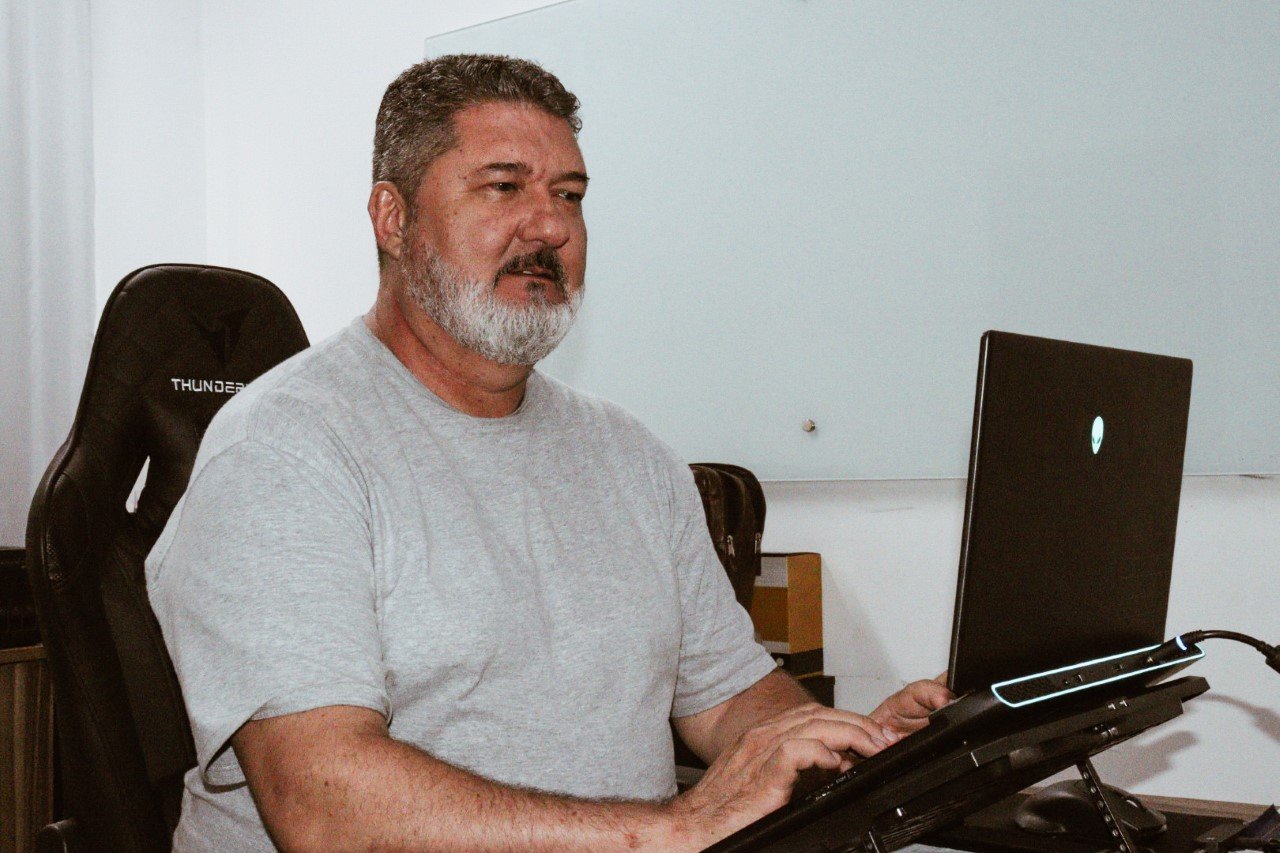 COMO ANDAM SEUS RELACIONAMENTOS NA ERA DIGITAL?