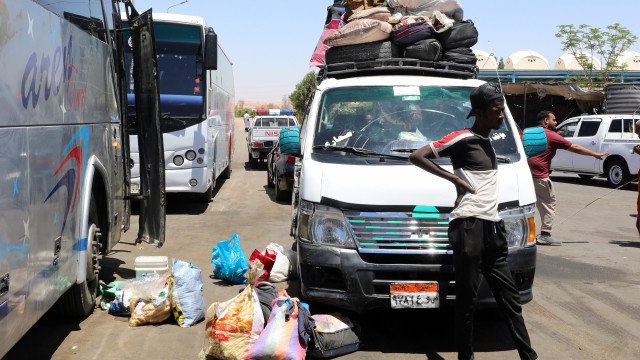 Sudão: Mais de 330.000 deslocados, 100.000 fugiram para países vizinhos