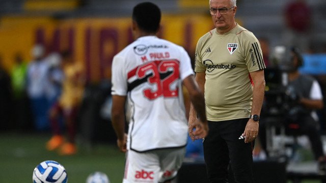 Dorival toma decisão e pede paciência em ‘sequência absurda’ do São Paulo