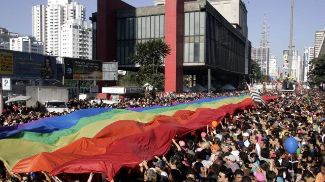 Parada do Orgulho LGBT+ altera trânsito da Paulista ao centro de SP neste domingo