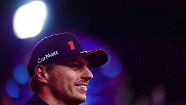 Verstappen sobra no GP da Espanha e chega a 40 vitórias; Hamilton e Russell fecham pódio
