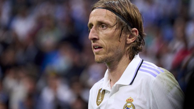 Oficial: Modric acaba com as dúvidas e renova com o Real Madrid
