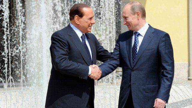 Putin lamenta morte de Berlusconi, "pessoa querida" e "verdadeiro amigo"