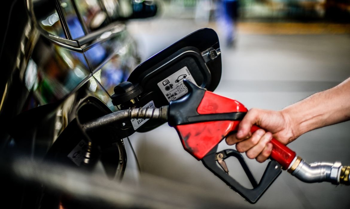 Mudança no cálculo do ICMS sobre gasolina vai aumentar preço do combustível em 24 unidades da federação