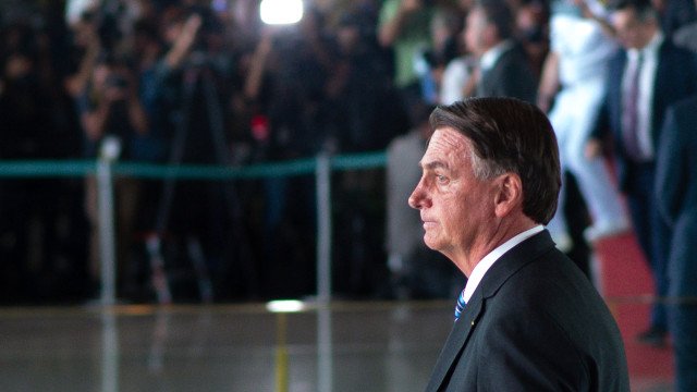 Imprensa internacional repercute inelegibilidade de Bolsonaro e acusações de fake news