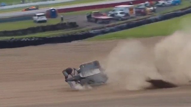 Um dos acidentes mais arrepiantes do ano aconteceu na IndyCar
