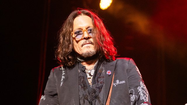 Johnny Depp deixa fãs preocupados após cancelamento de show