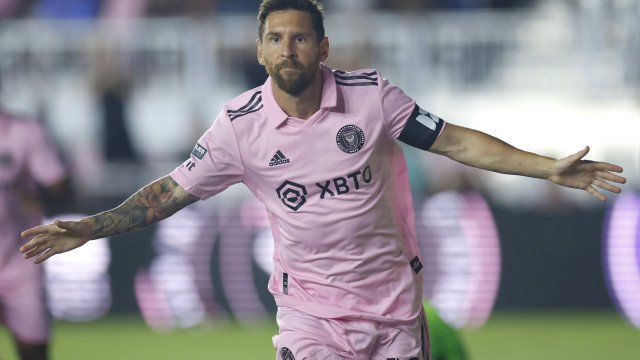 Messi volta a brilhar, marca dois e oferece nova vitória ao Inter Miami