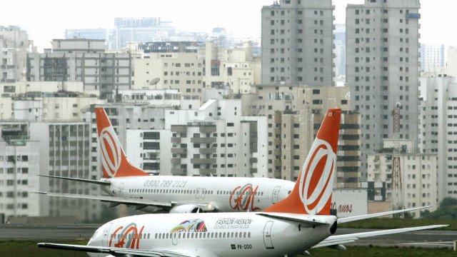 Avião da Gol faz pouso de emergência no Rio após fumaça a bordo