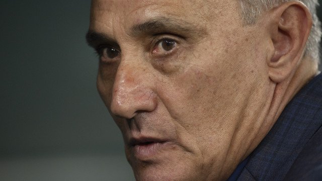 Tite desembarca no Rio, mas se esquiva de perguntas sobre o Flamengo