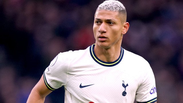 Richarlison quebra jejum e comanda virada do Tottenham na Premier League