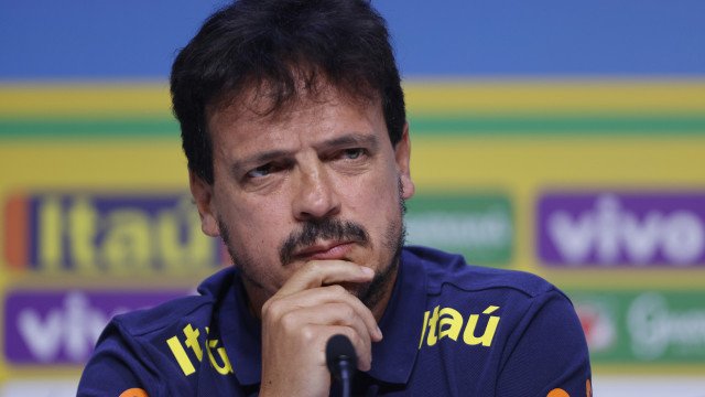 Fernando Diniz divulga nova lista da seleção neste sábado para jogos das Eliminatórias