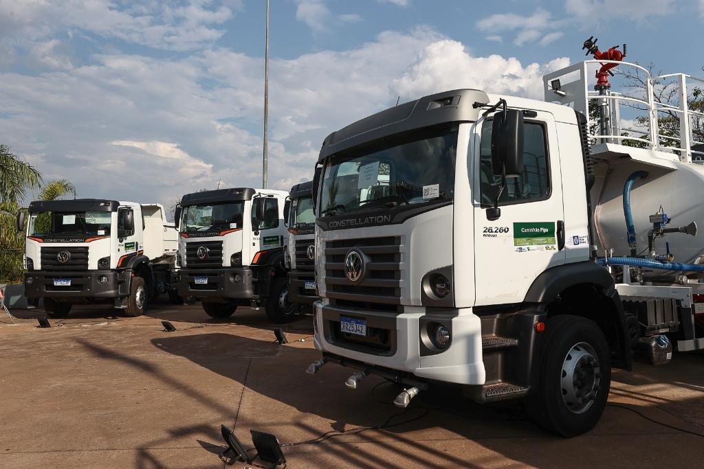 Peixoto de Azevedo recebe caminhão e maquinários do Estado