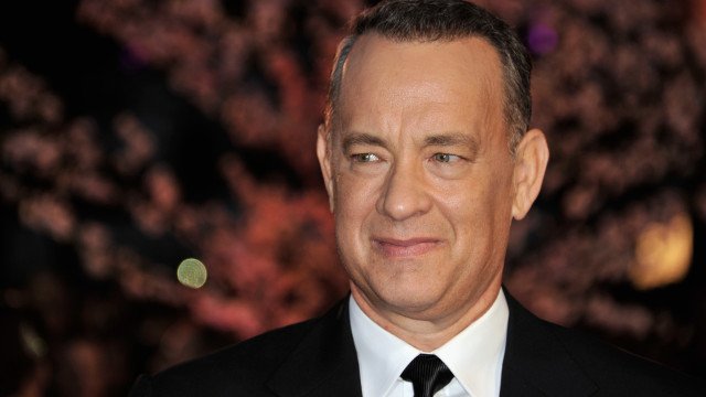 Tom Hanks alerta fãs sobre vídeo com seu rosto gerado por computador