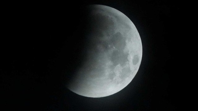 Eclipse lunar parcial poderá ser visto no fim de semana; veja onde e como observar
