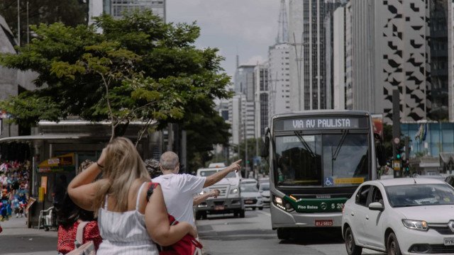 Quando volta a fazer calor em São Paulo? Veja a previsão do tempo para o fim de semana