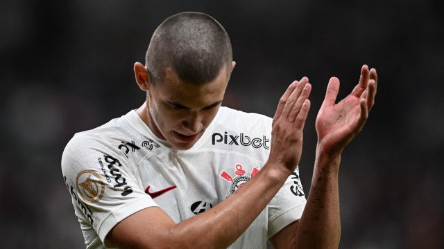 PSG compra Moscardo agora e empresta jogador ao Corinthians até junho