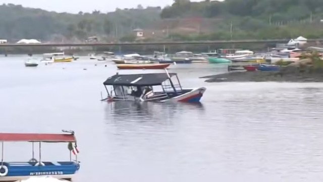 Cinco pessoas morrem após embarcação virar na Bahia