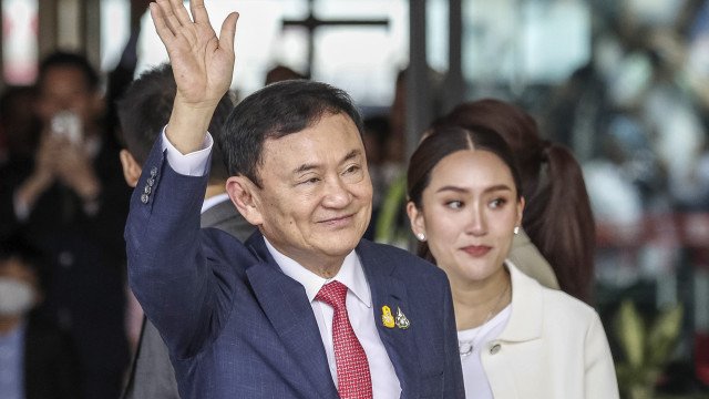 Ex-primeiro-ministro tailandês Thaksin Shinawatra vai ser libertado