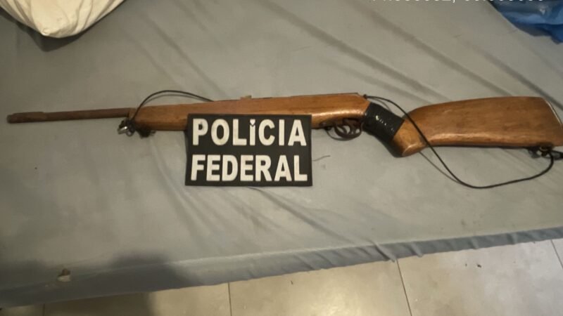 Polícia Federal deflagrou  a Operação Tiro Certo, com o objetivo de reprimir o tráfico de armas e de drogas na fronteira do Brasil com a Bolívia