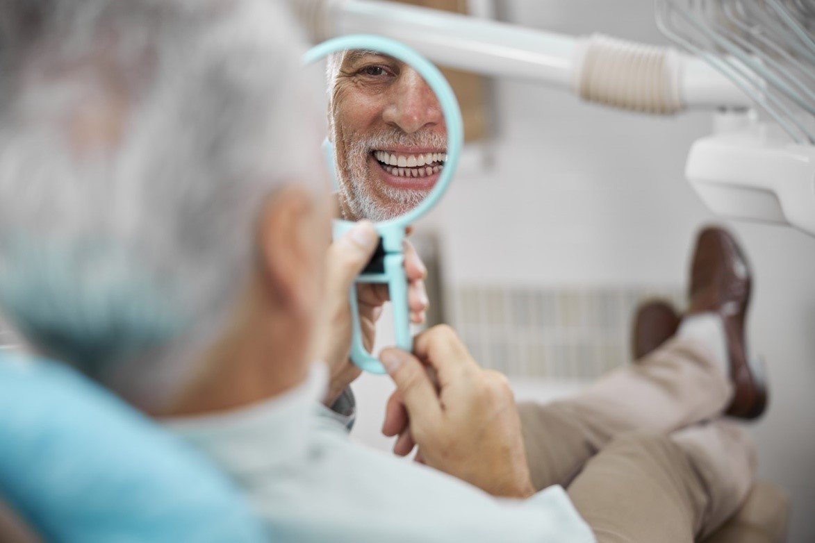 Dentista alerta para os cuidados com a saúde bucal da população idosa