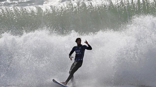 Chumbinho lamenta não defender título da etapa de Peniche no surfe
