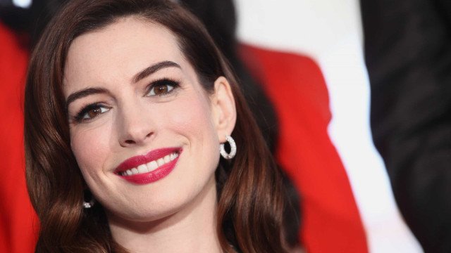 Anne Hathaway revela que perdeu bebê e fala sobre dificuldade para engravidar