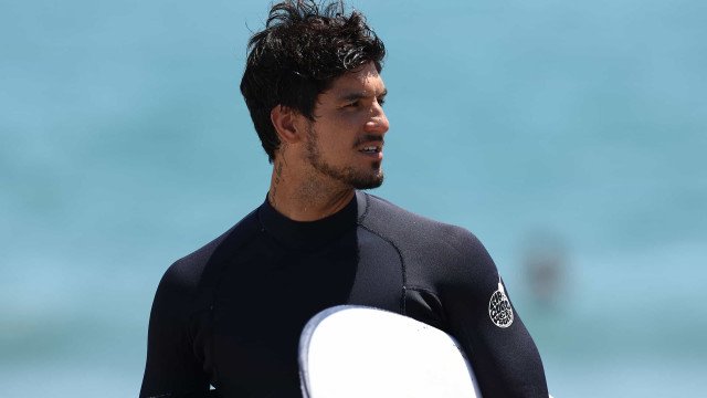 Medina e Deivid avançam e Brasil tem 7 surfistas no mata-mata em Peniche