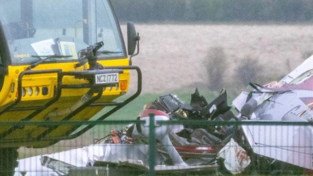 Piloto morre em queda de avião em museu no Reino Unido
