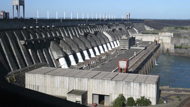 Energia de Itaipu é a mais cara das grandes hidrelétricas, diz estudo