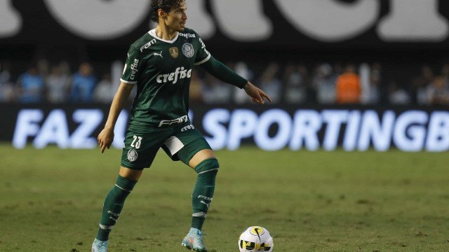 Raphael Veiga admite mau momento no Palmeiras e parabeniza Luís Guilherme por gol decisivo