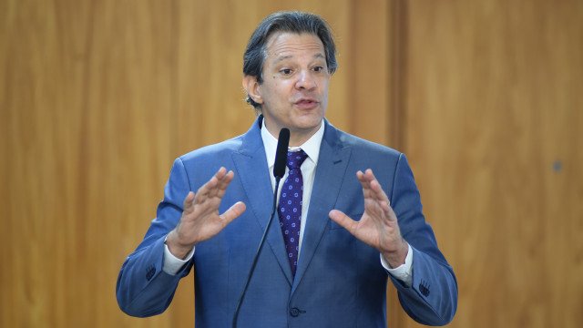 Haddad confirma meta fiscal de déficit zero para 2025 e salário mínimo de R$ 1.502